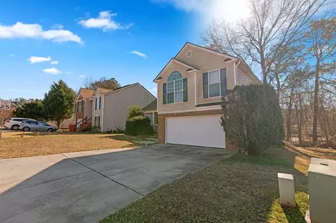 Exterior - 5914 Waggoner Ct, Rex, GA 30273 photo 2 of 4