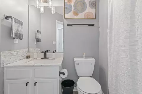 Bath - 5914 Waggoner Ct, Rex, GA 30273 photo 1 of 3
