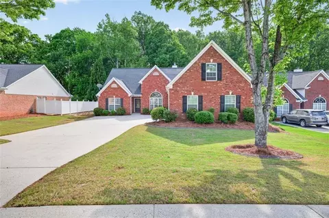 514 Grand Ashbury Ln, Buford, GA 30518