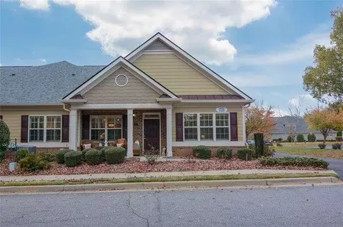 910 Brook Knoll Ln, Cumming, GA 30041
