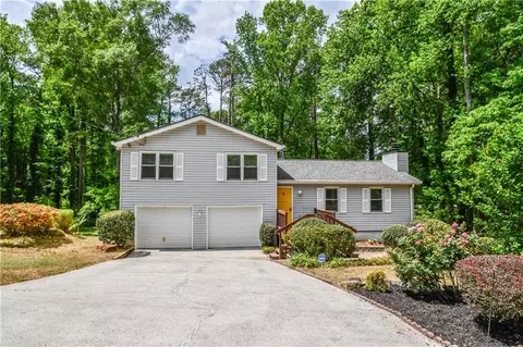 165 Wilhelmina Dr, Ellenwood, GA 30294