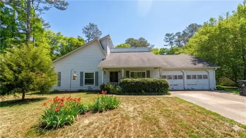5405 Jamestowne Dr, Powder Springs, GA 30127