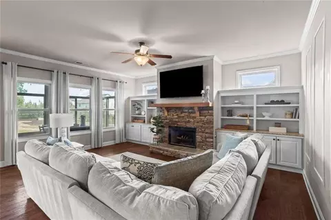 549 Riverwalk Manor Dr, Dallas, GA 30132