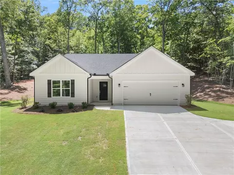 299 Shore Crest Dr, Martin, GA 30557