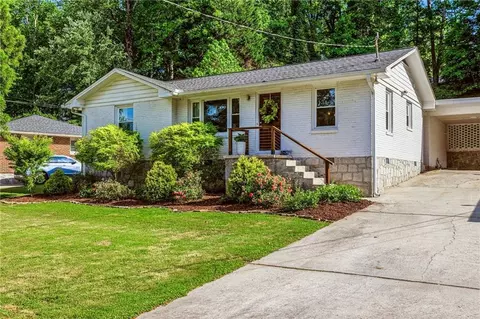 886 Scott Cir, Decatur, GA 30033
