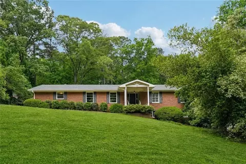 2118 Skytop Dr, Stone Mountain, GA 30087