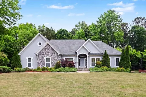 95 Bay Dr, Newnan, GA 30263