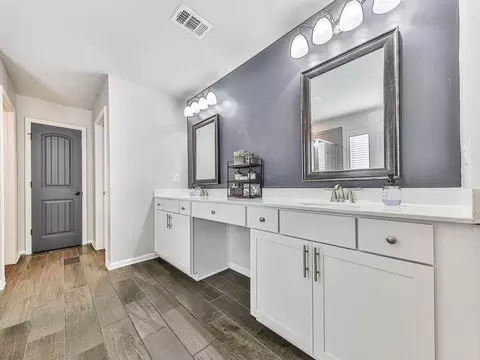 Bath - 604 Little Bear Loop, Canton, GA 30114 photo 2 of 8