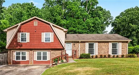 1315 Sanden Ferry Dr, Decatur, GA 30033