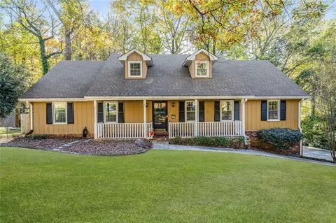 445 Bruce Way SW, Lilburn, GA 30047