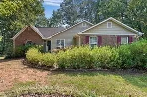 220 Daileys Plantation Dr, Mcdonough, GA 30253