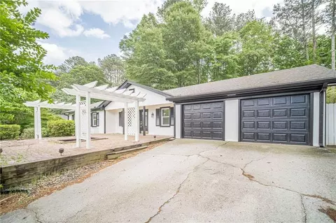 4858 Tarleton Dr SW, Lilburn, GA 30047