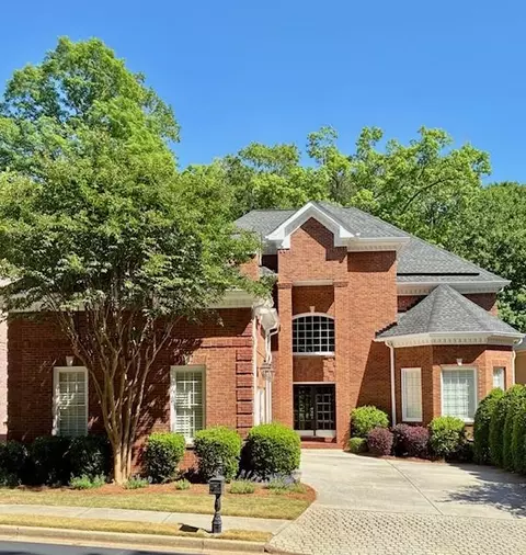 2075 River Falls Dr, Roswell, GA 30076
