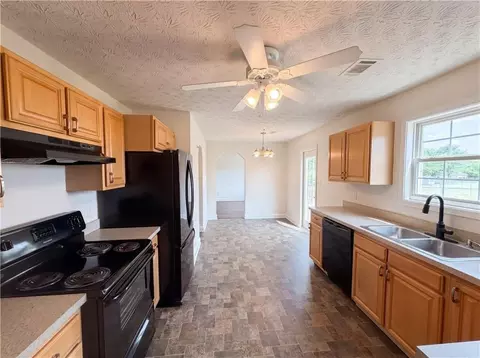 Kitchen - 1003 Brynn Dr, Winder, GA 30680 photo 3 of 3