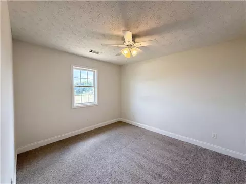 Bedroom - 1003 Brynn Dr, Winder, GA 30680 photo 2 of 3