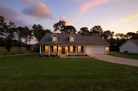 546 Rachel Ln, Hartwell, GA 30643
