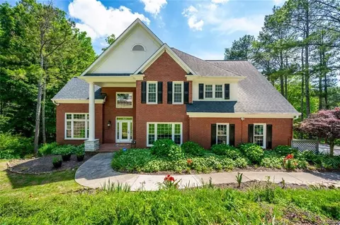 585 Kensington Farms Dr, Milton, GA 30004