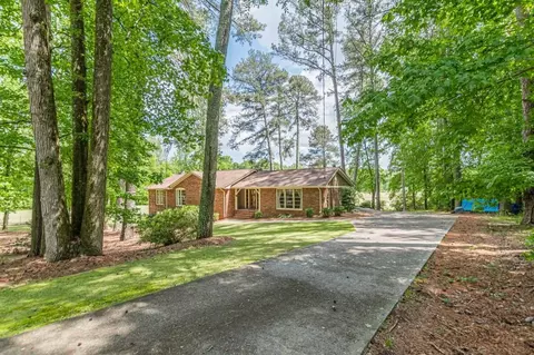 5817 Little Mountain Dr, Ellenwood, GA 30294