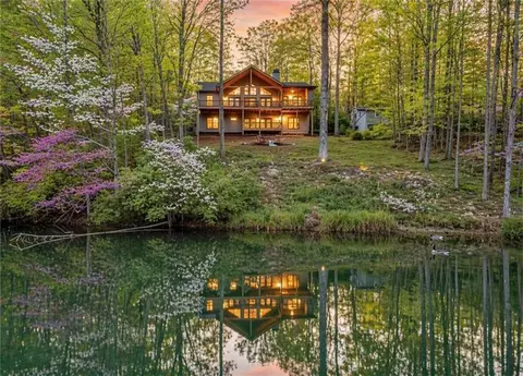382 Pocaset Dr, Ellijay, GA 30540