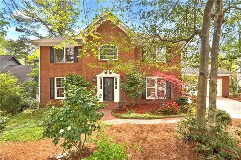 5055 Roxburgh Dr, Roswell, GA 30076