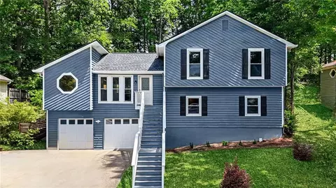 3285 Revere Cir, Snellville, GA 30039