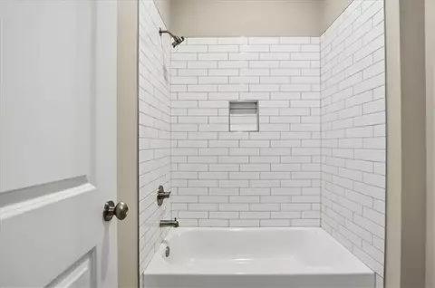 Bath - 216 Ewing Way, Dacula, GA 30019 photo 5 of 14