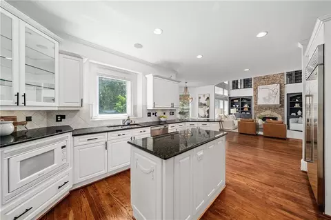 Kitchen - 670 Greenview Ter, Milton, GA 30004 photo 2 of 5