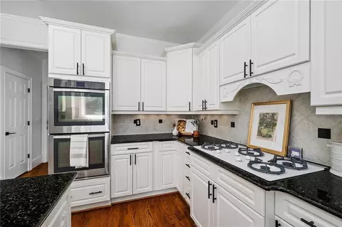 Kitchen - 670 Greenview Ter, Milton, GA 30004 photo 3 of 5