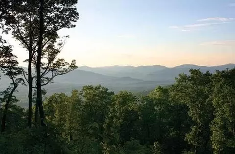 2 Mountain Oak Rd, Cleveland, GA 30528