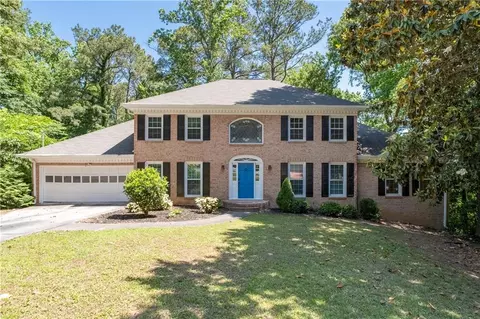 2562 River Knoll Dr SW, Lilburn, GA 30047
