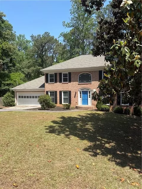 2562 River Knoll Dr SW, Lilburn, GA 30047