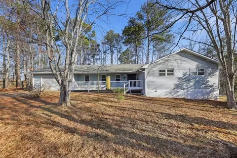 8976 Ochil Ln, Winston, GA 30187
