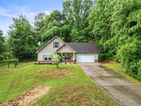 172 Fairfield Dr, Jefferson, GA 30549