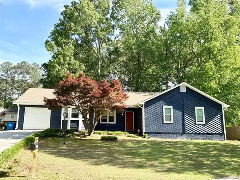 2830 Fox Hall Ln, Atlanta, GA 30349