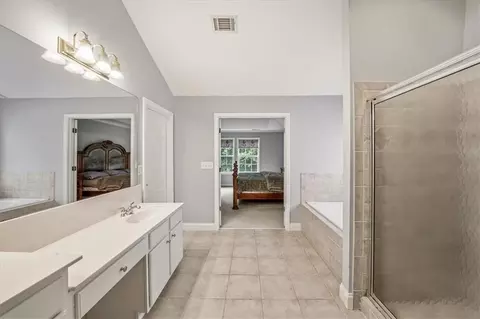 Bath - 4030 Suwanee Bend Dr, Suwanee, GA 30024 photo 6 of 6