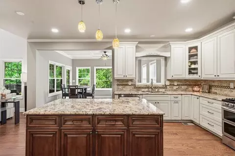 Kitchen - 4030 Suwanee Bend Dr, Suwanee, GA 30024 photo 2 of 6