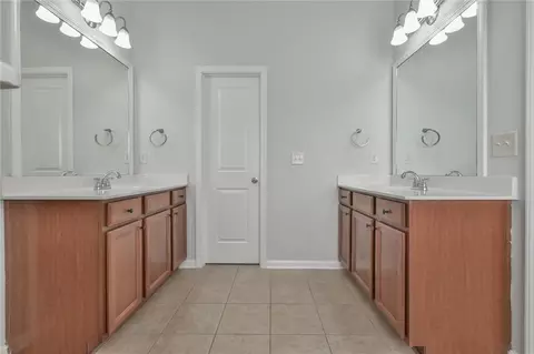 Entry Way - 28 Privet Cir, Suwanee, GA 30024 photo 6 of 7
