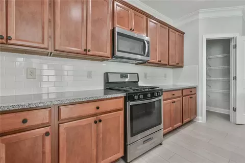 Kitchen - 28 Privet Cir, Suwanee, GA 30024 photo 2 of 2
