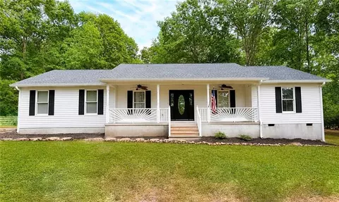 334 Summit Heights Dr, Nicholson, GA 30565