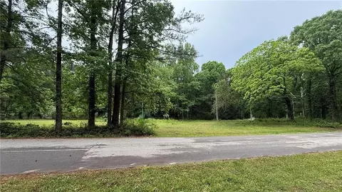 1086 Mitchell Dr, Winder, GA 30680 photo 2