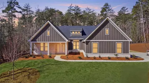 125 Scarlett Pippin Dr, Clarkesville, GA 30523