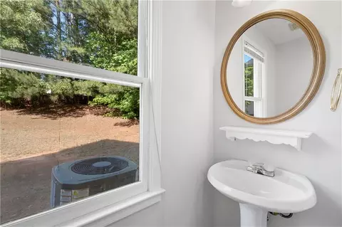 Bath - 3255 Oak Hampton Way, Duluth, GA 30096 photo 1 of 5