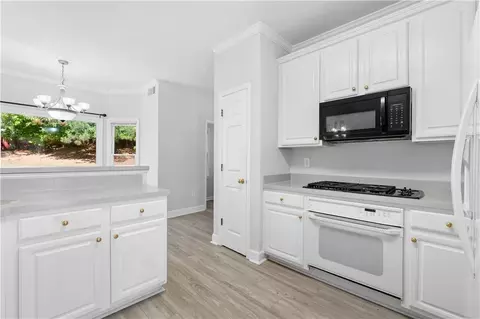 Kitchen - 3255 Oak Hampton Way, Duluth, GA 30096 photo 2 of 3