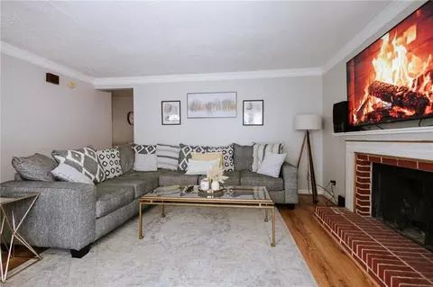 1013 Huntington Trce SE, Smyrna, GA 30082