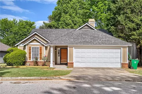 2096 W Morgans Bluff Ct, Lithonia, GA 30058