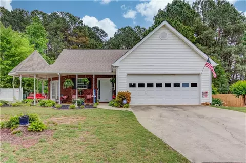 302 Greenleaf Ct, Loganville, GA 30052