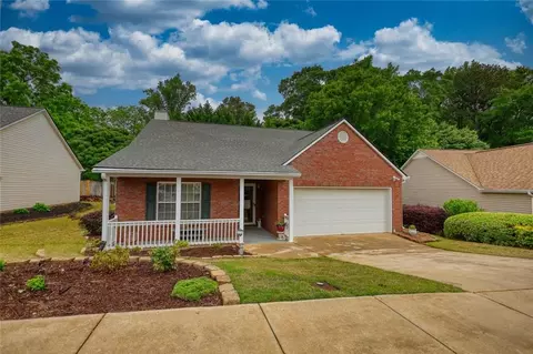 727 Jacoby Dr, Loganville, GA 30052