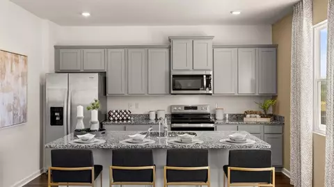 Kitchen - 513 Alder Lane Ct, Griffin, GA 30223 photo 2 of 5