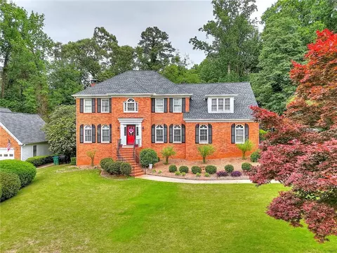 2613 Bridgewood Ln, Snellville, GA 30078