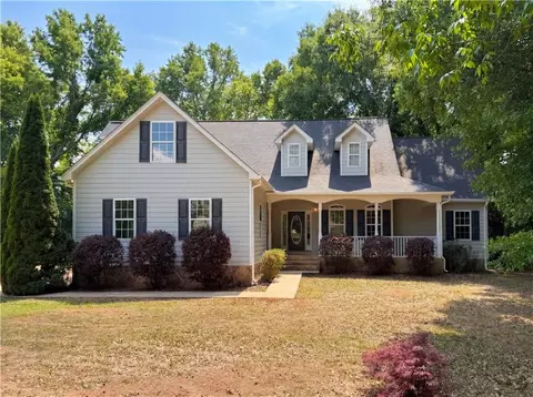141 Lake Chase Dr S, Griffin, GA 30224